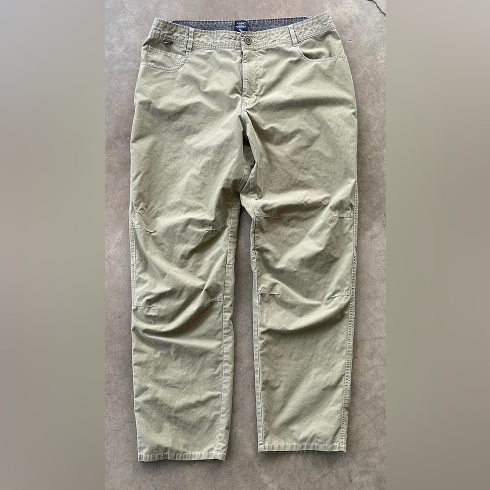 Kühl Kühldry pants. Men’s 36x30. Worn but in excellent condition. No spots/tears